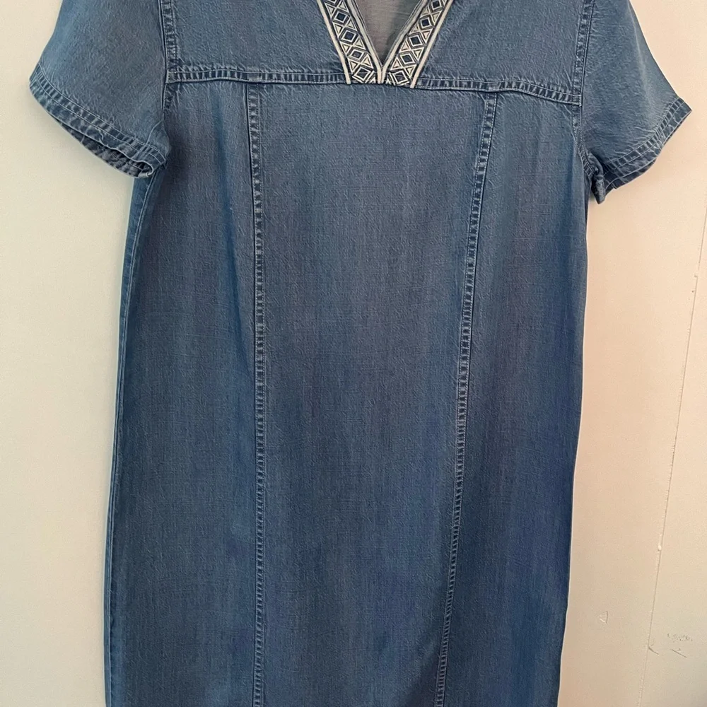 Southern Tide 100% Tencel Holly Embroidered Chambray Light Indigo Dress Size XS - Picture 15 of 16